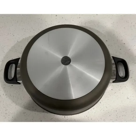 VTG Scanpan 2001+ Covered Low Dutch Oven 5 1/2 Quart Titanium Non-Stick Denmark - Picture 6 of 7